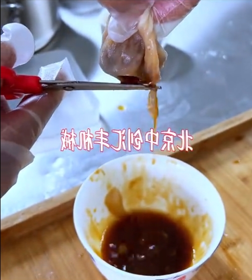 解密 湯多，餡兒大，皮兒薄。晶瑩剔透的灌湯包，是如何做出來的？